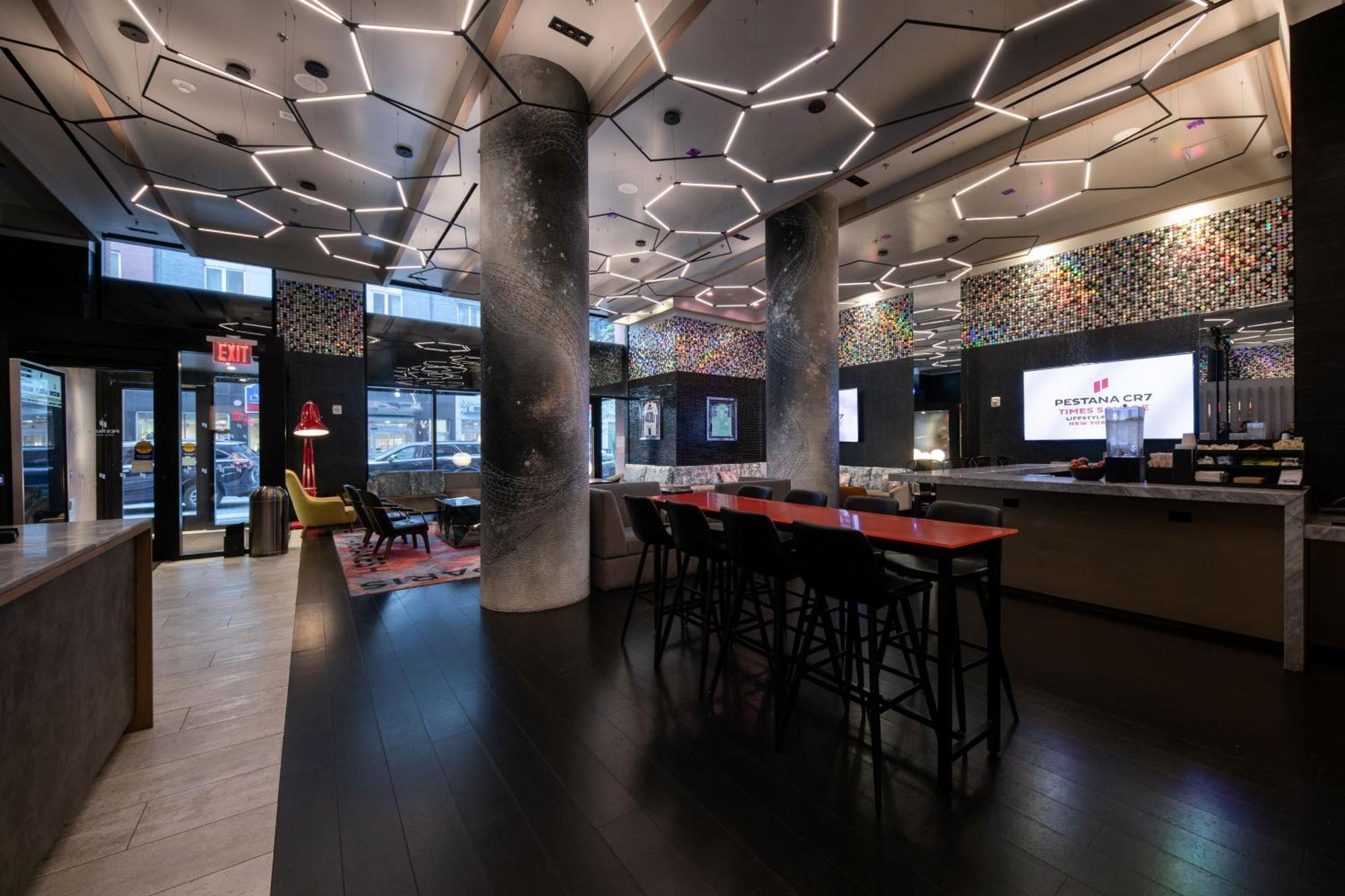 Готель Pestana Cr7 Times Square Нью-Йорк Екстер'єр фото