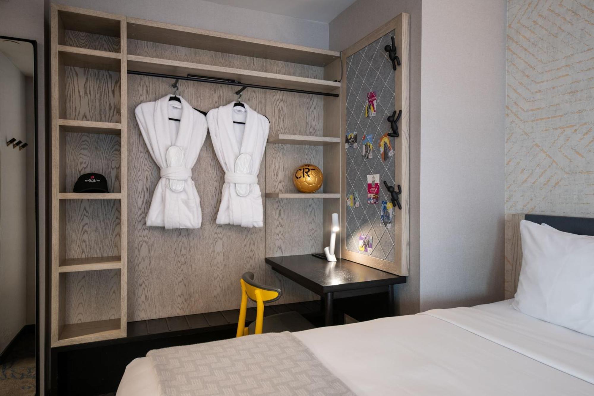 Готель Pestana Cr7 Times Square Нью-Йорк Екстер'єр фото